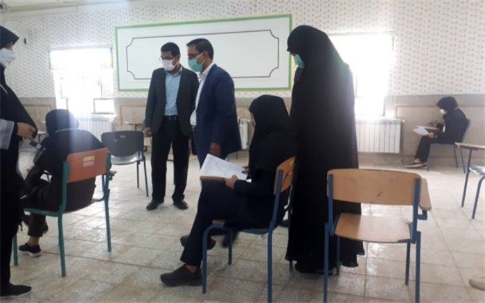 بازدید رئیس مجلس دانش‌آموزی شهرستان زابل از حوزه‌های امتحانات نهایی