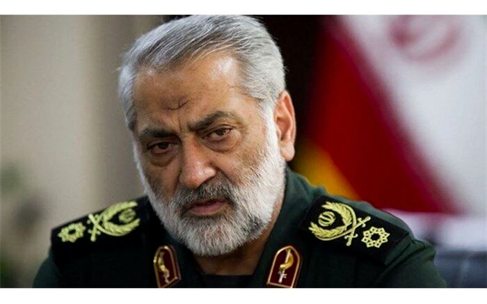نامزدهای انتخابات ریاست جمهوری به موضوع سرباز حرفه‌ای نپردازند
