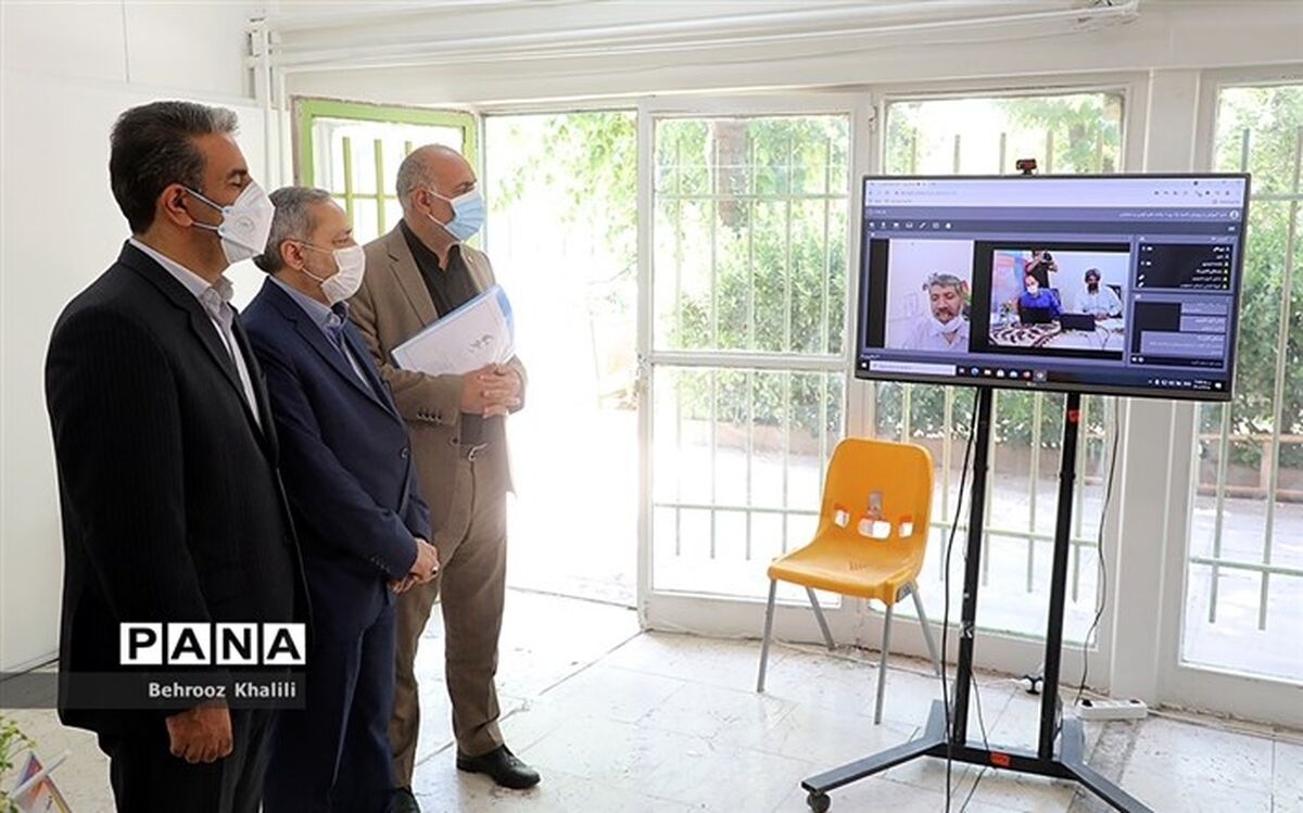بازدید معاون پرورشی و فرهنگی از دبیرخانه جشنواره فردا