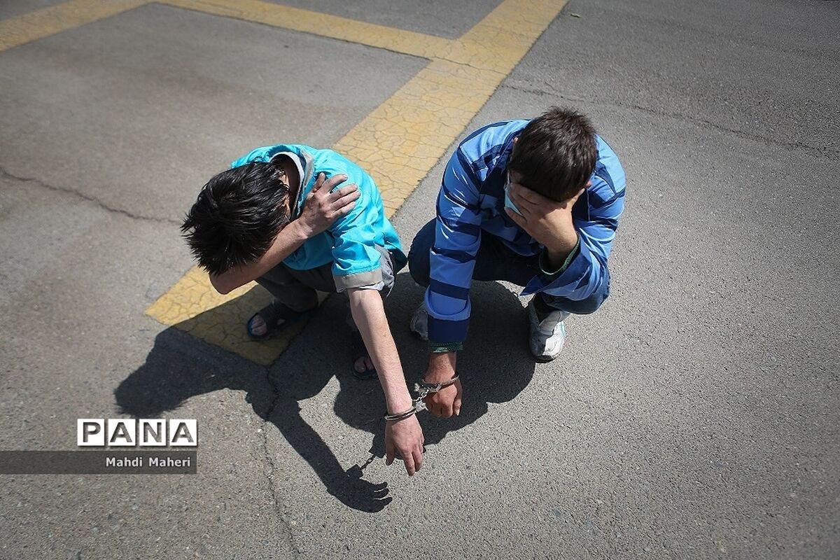 موبایل‌قاپان محله عباس آباد دستگیر شدند