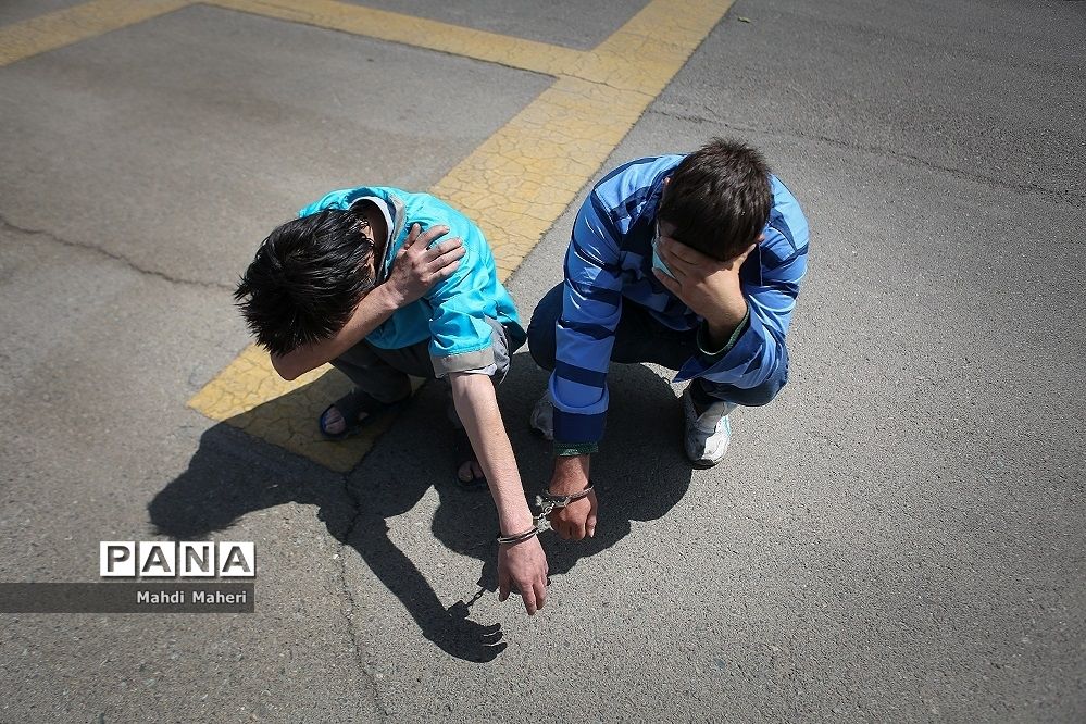 موبایل‌قاپان محله عباس آباد دستگیر شدند