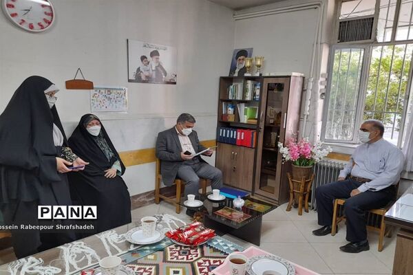 بازدید مدیرکل امور شاهد و ایثارگران وزارت آموزش و پرورش از حوزه امتحانات نهایی منطقه 16 تهران