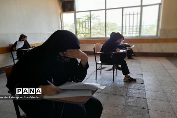 بازدید مدیرکل امور شاهد و ایثارگران وزارت آموزش و پرورش از حوزه امتحانات نهایی منطقه 16 تهران