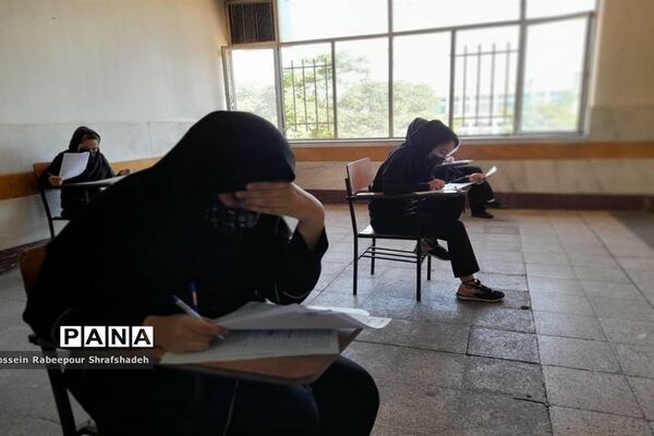 بازدید مدیرکل امور شاهد و ایثارگران وزارت آموزش و پرورش از حوزه امتحانات نهایی منطقه 16 تهران