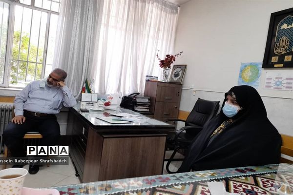 بازدید مدیرکل امور شاهد و ایثارگران وزارت آموزش و پرورش از حوزه امتحانات نهایی منطقه 16 تهران