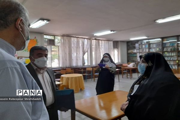 بازدید مدیرکل امور شاهد و ایثارگران وزارت آموزش و پرورش از حوزه امتحانات نهایی منطقه 16 تهران