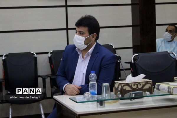 میز گرد رای اولی‌های استان بوشهر