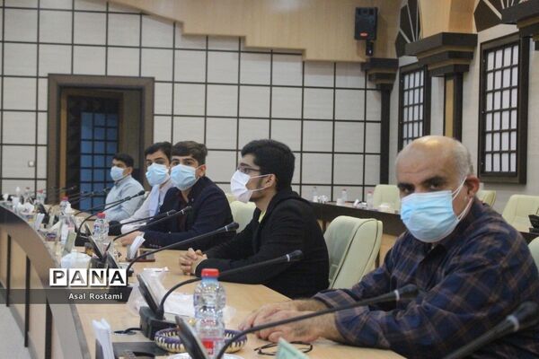 دیدار وزیر آموزش و پرورش با نمایندگان تشکل‌های دانش‌آموزی استان بوشهر