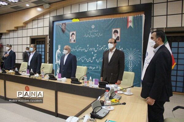 دیدار وزیر آموزش و پرورش با نمایندگان تشکل‌های دانش‌آموزی استان بوشهر