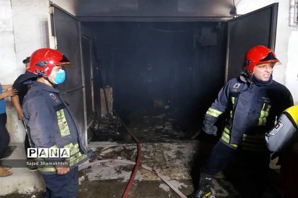 آتش سوزی محل احتکار الکل و کالای پزشکی در اهواز
