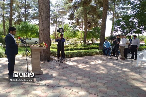 مراسم تریبون آزاد در محل آرامگاه سید حمزه کاشمر