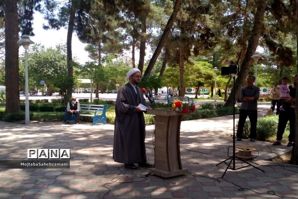 مراسم تریبون آزاد در محل آرامگاه سید حمزه کاشمر