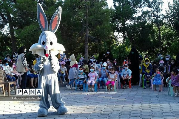 اجرای جنگ تفریحی «مسابقه‌ محله» در خاورشهر