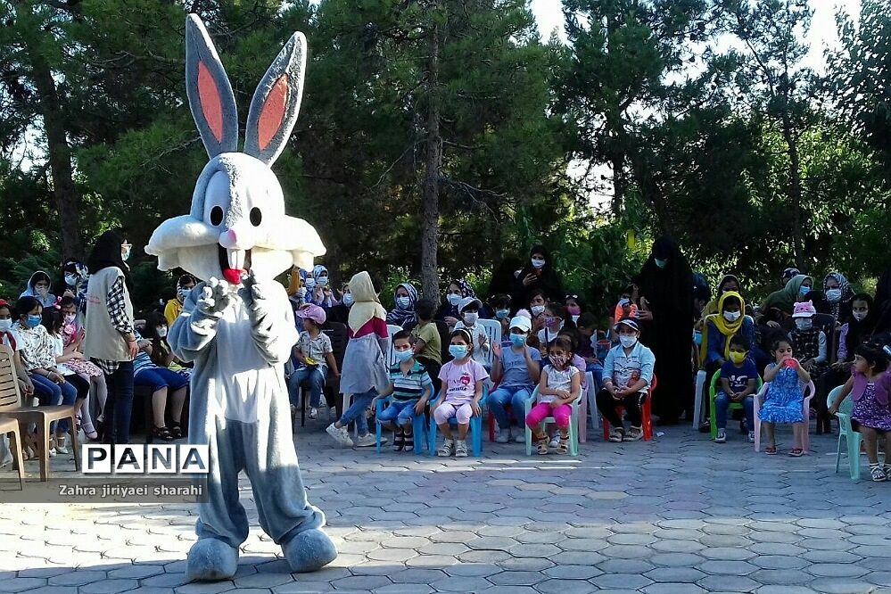 اجرای جنگ تفریحی «مسابقه‌ محله» در خاورشهر