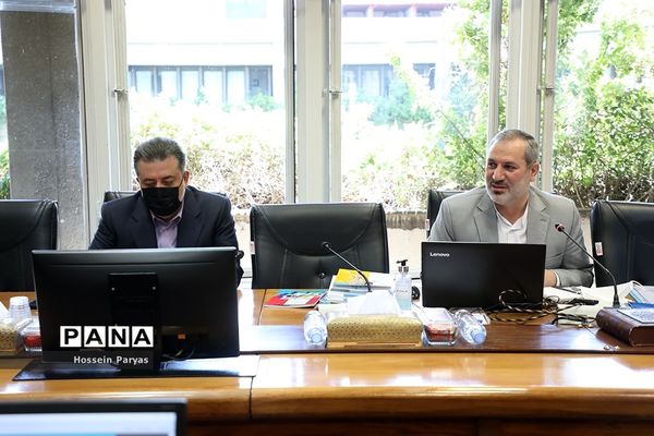 نشست هیات امنای سازمان دانش‌آموزی