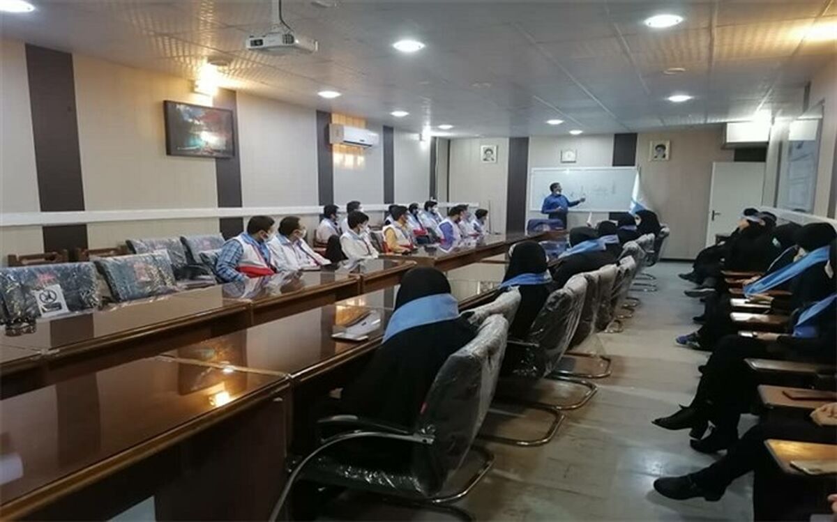 برگزاری کارگاه آموزشی ناظران سلامت در هلال‌احمر قم