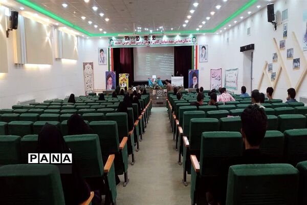 مراسم جشن سیاسی رای اولی‌های 1400 کاشمر