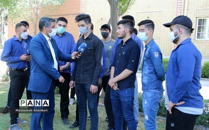 پخش برنامه جشن تکلیف سیاسی دانش‌آموزان رای‌اولی‌  از خبر نیمروزی صدا و سیما