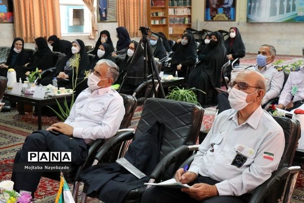 نشست قطبی تبیین بازمهندسی تشکیلات پیشتازان سازمان دانش‌آموزی  در مشهد