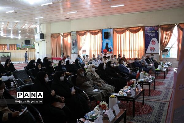 نشست قطبی تبیین بازمهندسی تشکیلات پیشتازان سازمان دانش‌آموزی  در مشهد