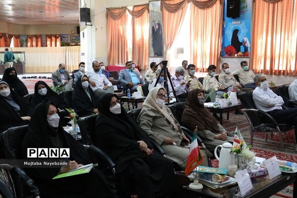 نشست قطبی تبیین بازمهندسی تشکیلات پیشتازان سازمان دانش‌آموزی  در مشهد
