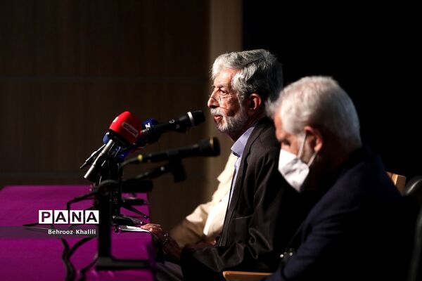 نشست خبری رئیس شورای ائتلاف نیروهای انقلاب