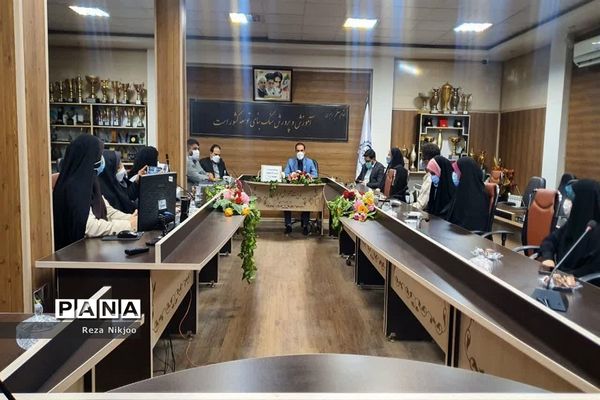 مراسم تقدیر از برگزیدگان مسابقه نقاشی هفته محیط زیست در بهارستان یک