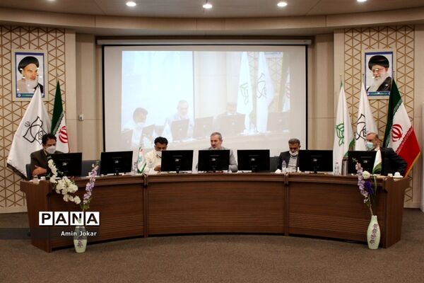 نشست تبیین بازمهندسی تشکیلات پیشتازان سازمان دانش‌آموزی در شیراز