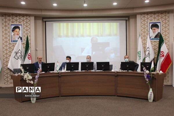 نشست تبیین بازمهندسی تشکیلات پیشتازان سازمان دانش‌آموزی در شیراز