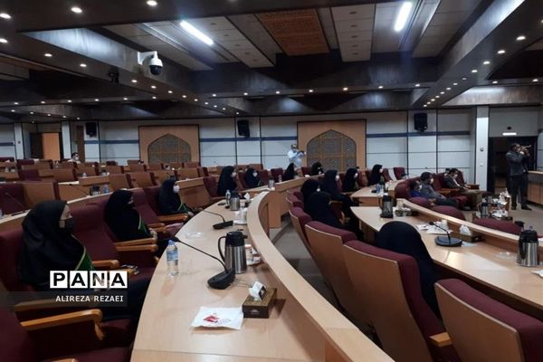 آیین گرامیداشت دهه کرامت با حضور اعضای سازمان دانش آموزی قم