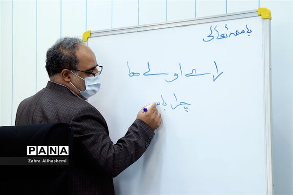 نشست نمایندگان مجلس دانش‌آموزی تهران با موضوع «رأی اولی‌ها و ضرورت حضور در انتخابات»