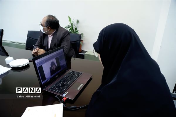 نشست نمایندگان مجلس دانش‌آموزی تهران با موضوع «رأی اولی‌ها و ضرورت حضور در انتخابات»