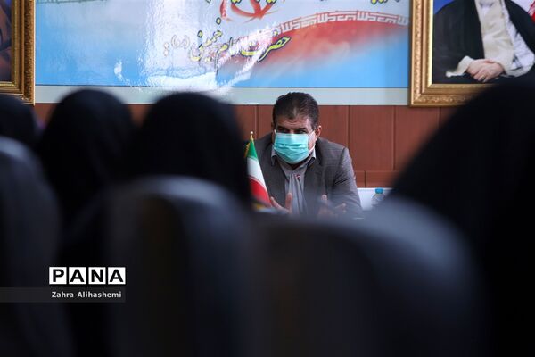 نشست مشاوران امور بانوان مناطق با مدیر کل آموزش و پرورش شهر تهران