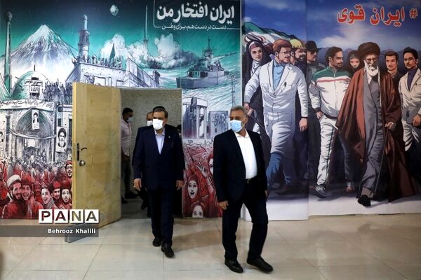 دیدار جمعی از بانوان با محسن رضایی