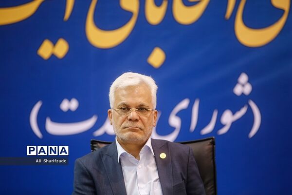 نشست خبری اعضای لیست شورای وحدت