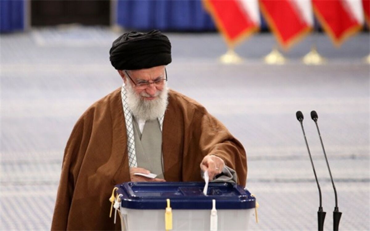 رهبر انقلاب اسلامی آراء خود را به صندوق انداختند