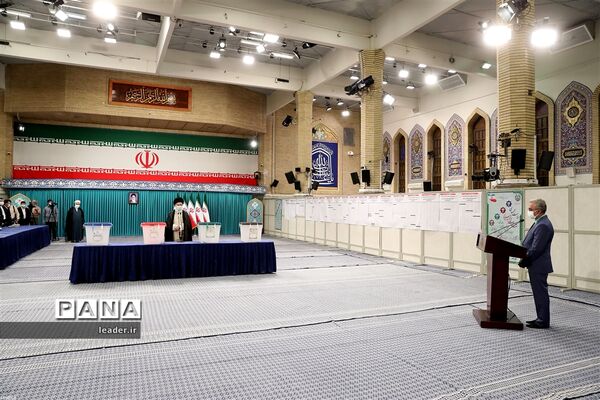 حضور رهبر معظم انقلاب  در سیزدهمین دوره انتخابات ریاست جمهوری
