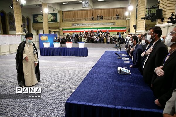 حضور رهبر معظم انقلاب  در سیزدهمین دوره انتخابات ریاست جمهوری