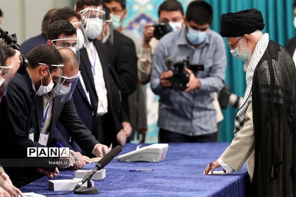 حضور رهبر معظم انقلاب  در سیزدهمین دوره انتخابات ریاست جمهوری