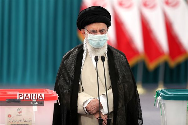 حضور رهبر معظم انقلاب  در سیزدهمین دوره انتخابات ریاست جمهوری