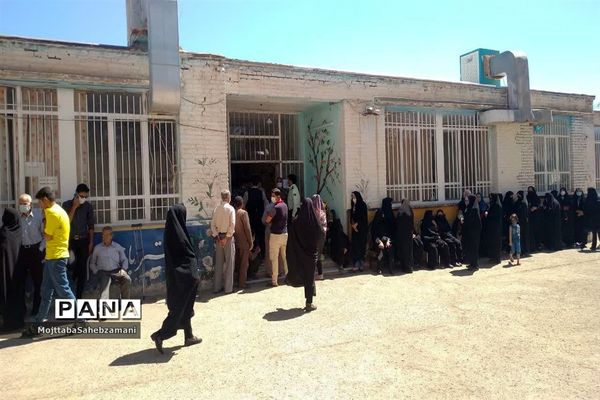 حضور  پرشور مردم در پای صندوق های رای شهرستان کاشمر