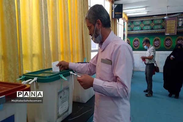 حضور  پرشور مردم در پای صندوق های رای شهرستان کاشمر