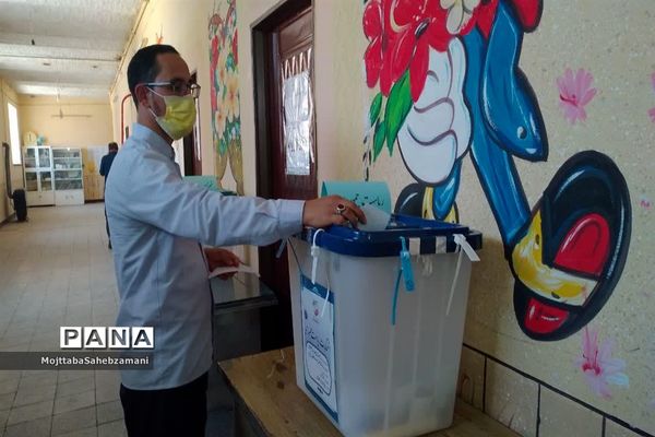 حضور  پرشور مردم در پای صندوق های رای شهرستان کاشمر