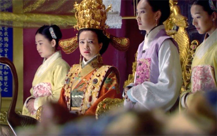 «پزشک دربار»  به شبکه پنج آمد