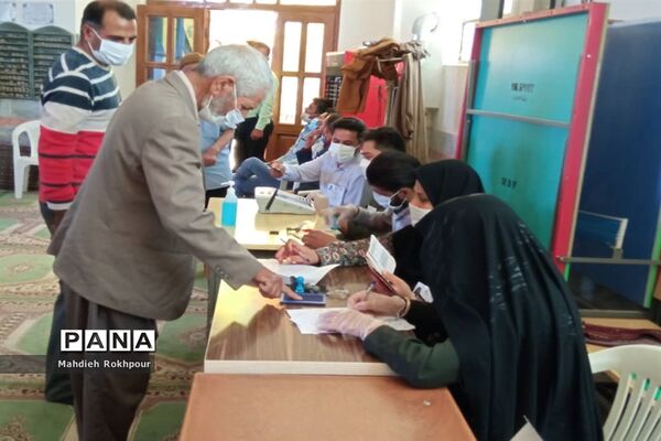 حضور پرشور مردم قاینات پای صندوق های رأی در انتخابات 1400