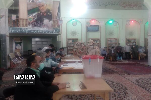 حضور پرشور مردم شهرستان بجنورد در پای صندوق‌های رای