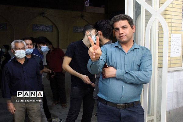 مشارکت و حضور مردم اهواز در انتخابات 1400-2