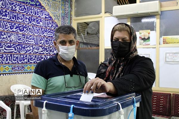 مشارکت و حضور مردم اهواز در انتخابات 1400-2