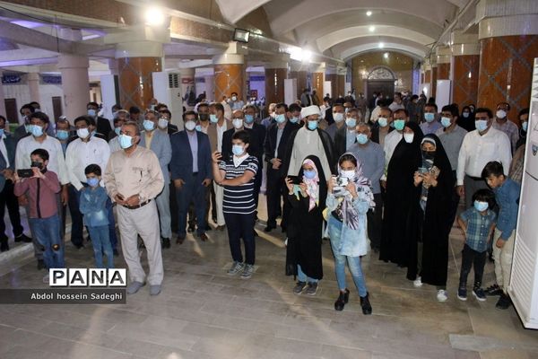 غبارروبی گلزار شهدای بوشهر