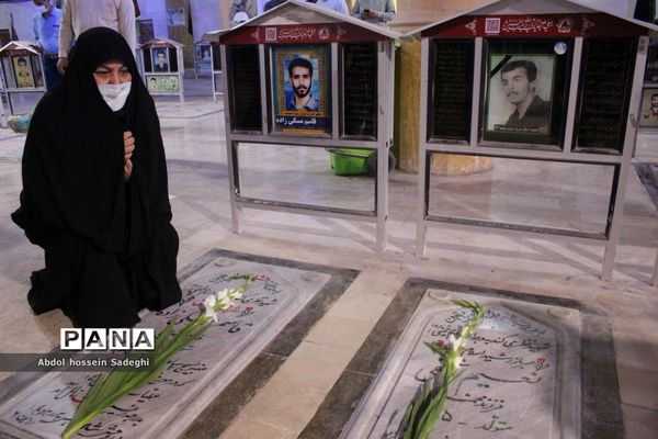 غبارروبی گلزار شهدای بوشهر